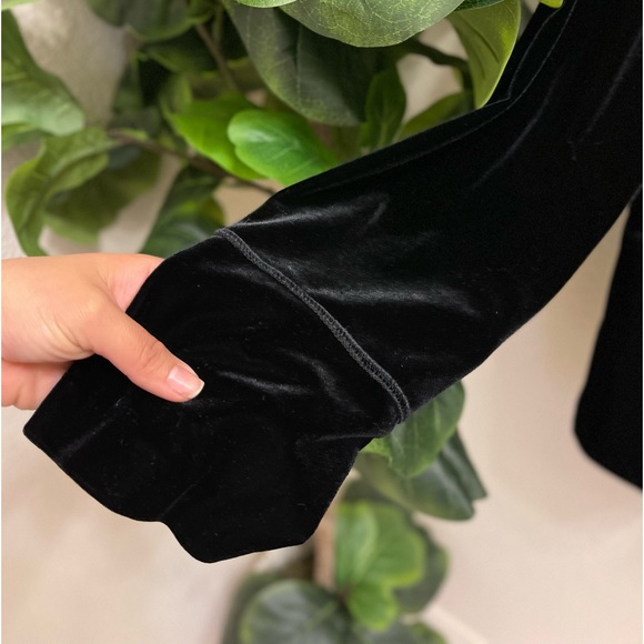 Classic Velvet Button-Down - Picture 5 of 6